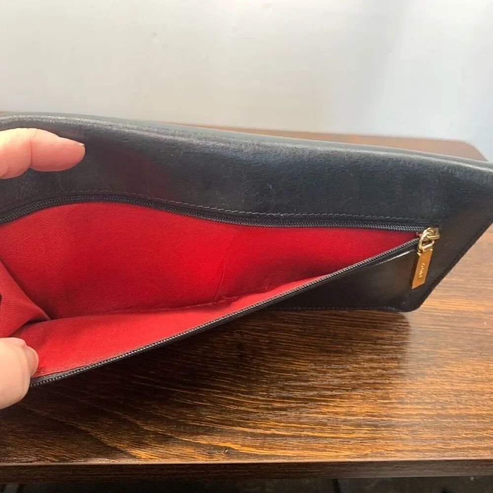 Hobo Women's Solid Twist Lock Closure Leather Wallet Clutch Black - Picture 10 of 11